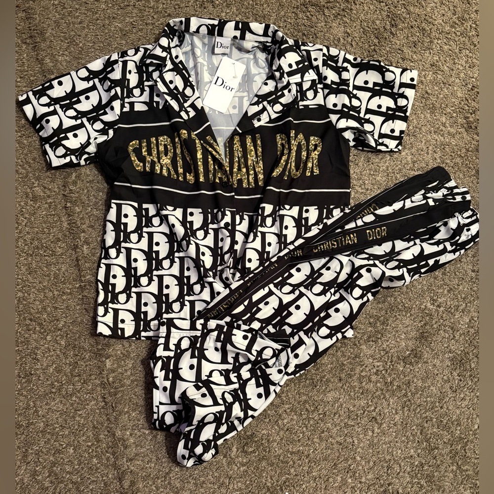 Black, White, and Gold 2pc Set